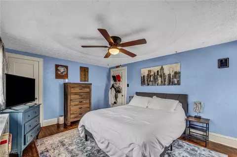 Bedroom - 72 E Dartmore Ave, Akron, OH 44301 photo 4 of 6