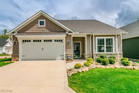 7895 Fox Hunter Ln, Concord, OH 44077