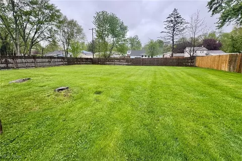 Exterior - 4174 Sabin Dr, Rootstown, OH 44272 photo 2 of 3