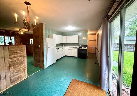 Kitchen - 4174 Sabin Dr, Rootstown, OH 44272 photo 2 of 2