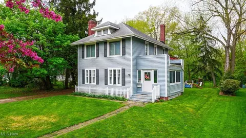 250 Lawrence St, Ravenna, OH 44266