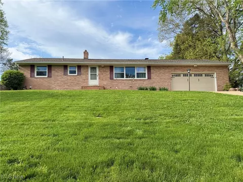 6321 Cardinal Hl NW, North Canton, OH 44720