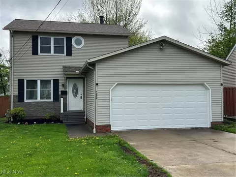 1279 Lander Rd, Mayfield Heights, OH 44124