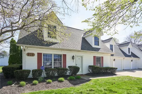 676 2nd St, Fairport Harbor, OH 44077