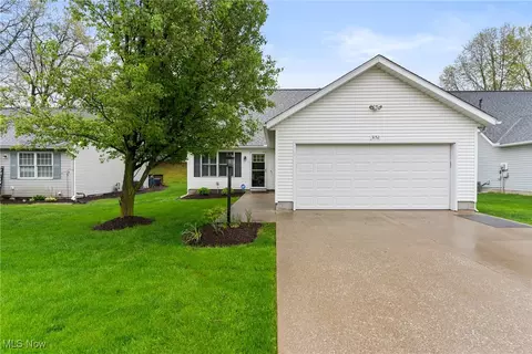 3152 Pondview Dr, Ravenna, OH 44266