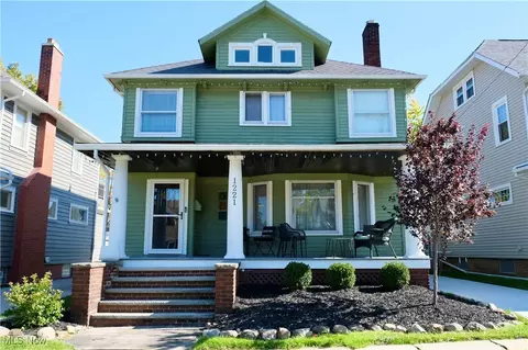 1221 Virginia Ave, Lakewood, OH 44107