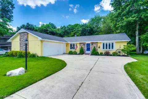 9942 Pebble Beach Cv, Reminderville, OH 44202
