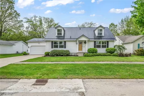 1350 Rolling Meadows Dr, Vermilion, OH 44089