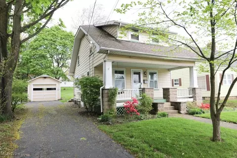 366 W 8th St, Salem, OH 44460