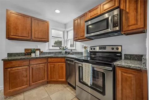 1030 Lloyd Rd, Wickliffe, OH 44092 photo 8