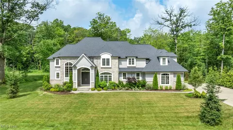 2420 Cedar Lakes Dr, Pepper Pike, OH 44124