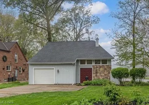 2666 Wagar Rd, Rocky River, OH 44116
