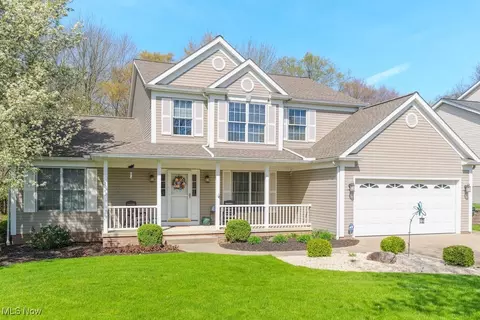 8111 Larkspur Ave NW, North Canton, OH 44720
