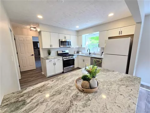 179 Burns Rd, Elyria, OH 44035 photo 15