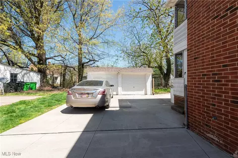 665 Babbitt Rd, Euclid, OH 44123 photo 13