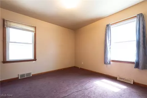 665 Babbitt Rd, Euclid, OH 44123 photo 11