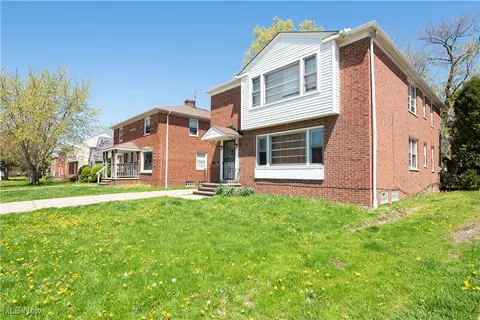 665 Babbitt Rd, Euclid, OH 44123 photo 2