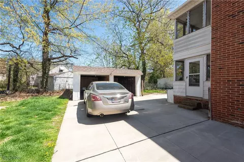 665 Babbitt Rd, Euclid, OH 44123 photo 14