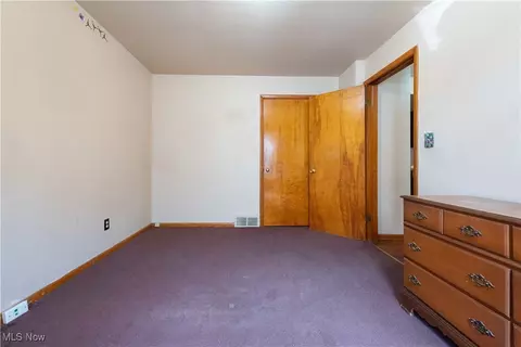 665 Babbitt Rd, Euclid, OH 44123 photo 10