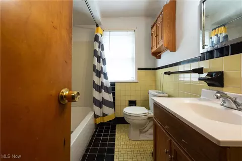 665 Babbitt Rd, Euclid, OH 44123 photo 12