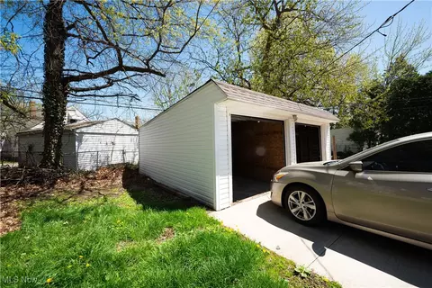 665 Babbitt Rd, Euclid, OH 44123 photo 15