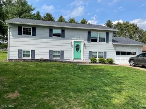108 Mound Dr, Marietta, OH 45750