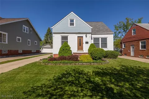 1278 Washington Blvd, Mayfield Heights, OH 44124