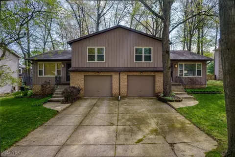 4219-4223 Wood Park Dr, Stow, OH 44224