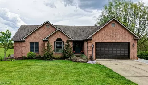 10165 Laurens Dr NE, Bolivar, OH 44612