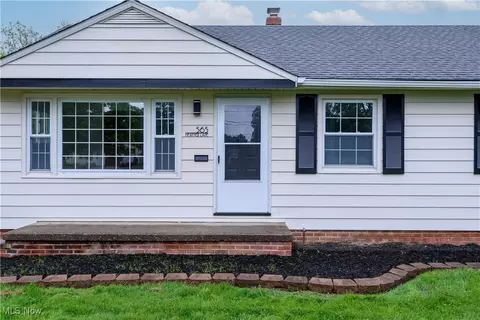 565 Heather Ln, Bedford, OH 44146