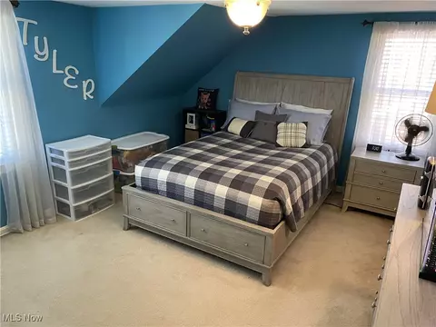 Bedroom - 141 N Cadillac Dr, Boardman, OH 44512 photo 6 of 18