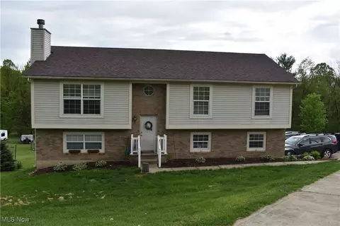 6710 Layman Dr, Nashport, OH 43830