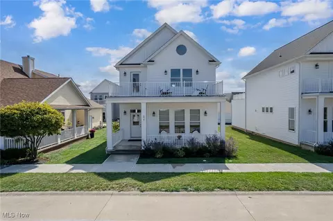 374 Bascule Dr, Lorain, OH 44052