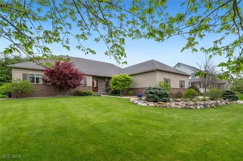 2663 Macduff Dr NW, North Canton, OH 44720