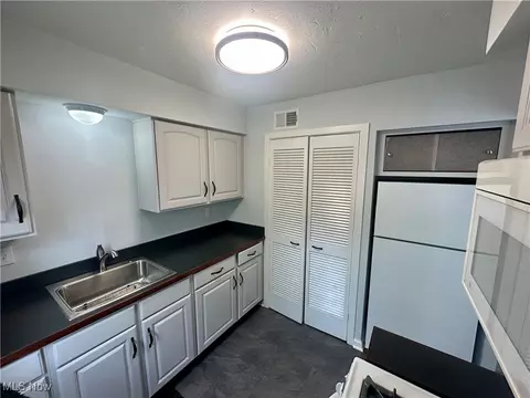 Kitchen - 215 E 235th St, Euclid, OH 44123 photo 2 of 3