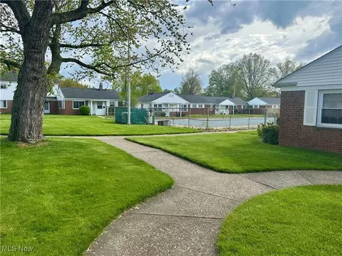 Exterior - 215 E 235th St, Euclid, OH 44123 photo 3 of 4