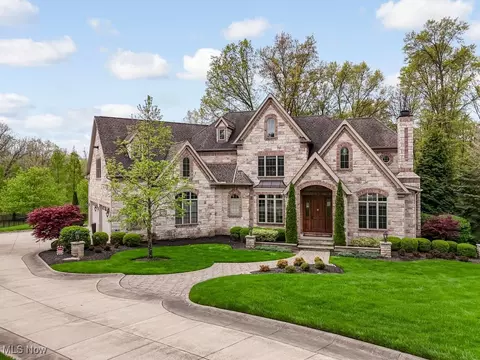 128 Brighton Ln, Peninsula, OH 44264