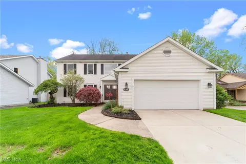 6368 Woodhawk Dr, Mayfield Heights, OH 44124