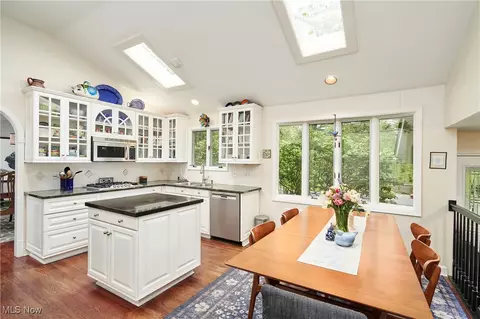 Kitchen - 5680 Ledgebrook Ln, Solon, OH 44139 photo 1 of 3