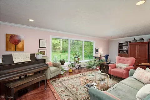 Living - 5680 Ledgebrook Ln, Solon, OH 44139 photo 1 of 3