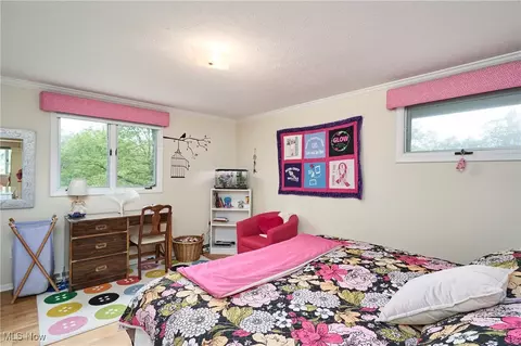 Bedroom - 5680 Ledgebrook Ln, Solon, OH 44139 photo 4 of 4