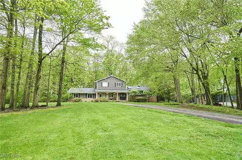 Exterior - 5680 Ledgebrook Ln, Solon, OH 44139 photo 3 of 6