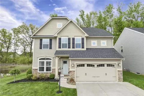 38755 Country Club Dr, Avon, OH 44011