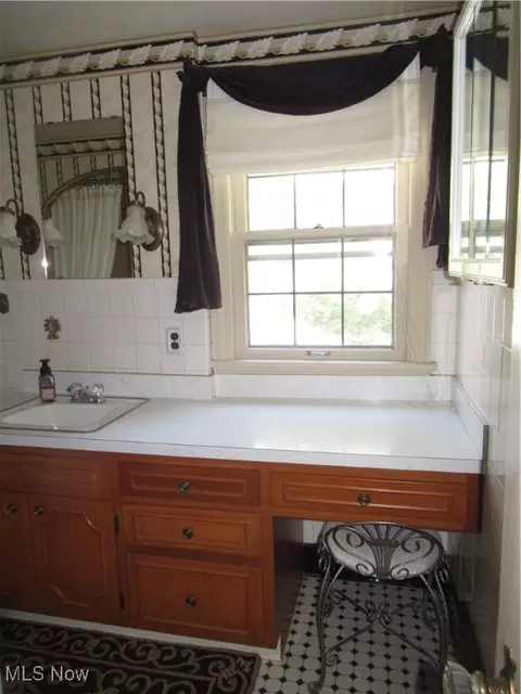 Bath - 64 S Cadillac Dr, Boardman, OH 44512 photo 4 of 4