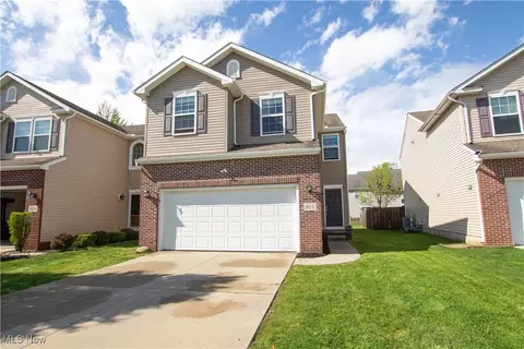 927 Tradewinds Cv, Painesville, OH 44077