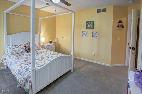 Bedroom - 39075 Caistor Dr, Avon, OH 44011 photo 9 of 13
