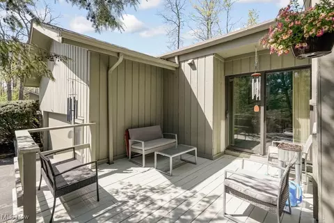 613 Fairington Oval # -3, Aurora, OH 44202