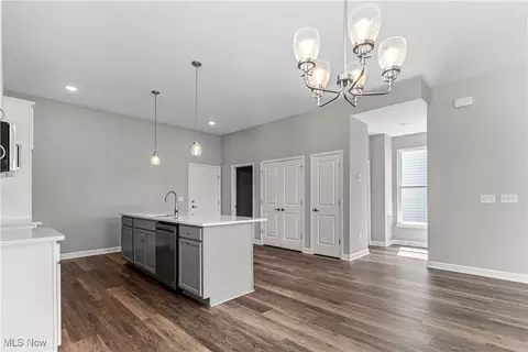 360 Bascule Dr, Lorain, OH 44052 photo 9