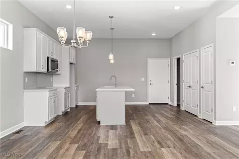 360 Bascule Dr, Lorain, OH 44052 photo 7