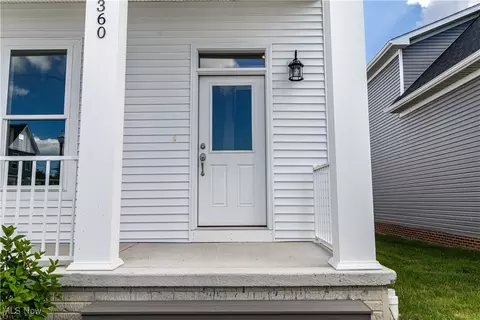 360 Bascule Dr, Lorain, OH 44052 photo 2